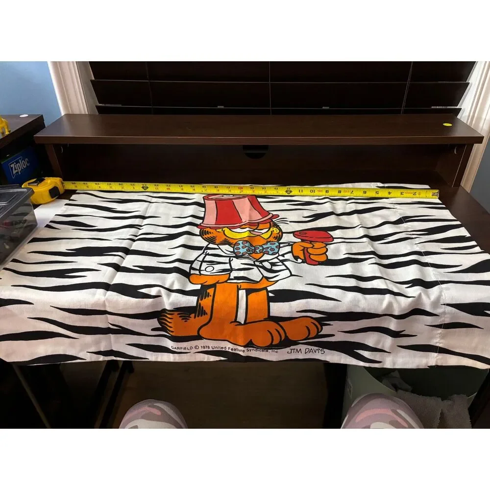 1978 vintage Garfield pillow case queen size